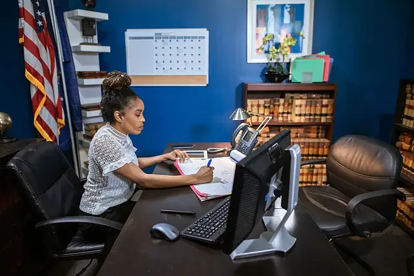 Gestión auxiliar de la correspondencia y paquetería en la empresa