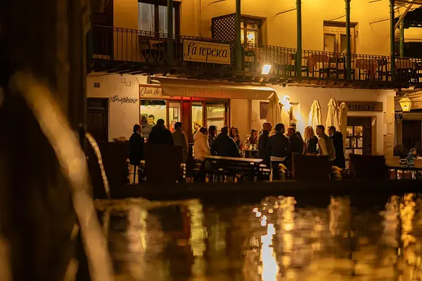 Servicio y atención al cliente en restaurante - servicios de restaurante