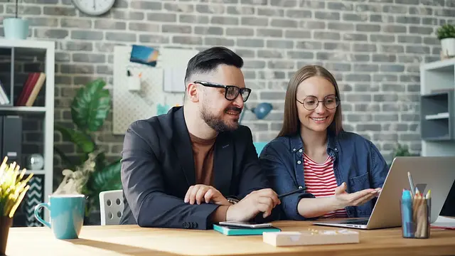 Ia en la pyme (eficiencia y productividad: el rol de la ia profesional)